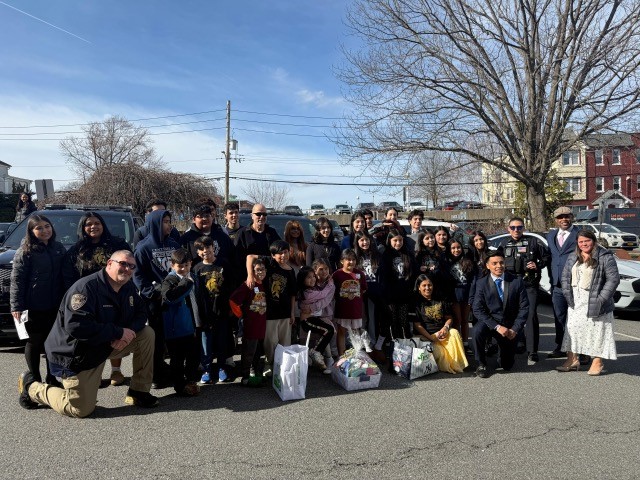 Central Mount Vernon Spanish Seventh Day Advent Church Parishioners visit VMPD